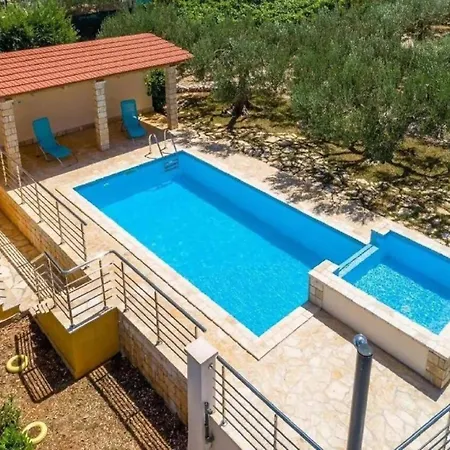 Sunny With Pool Casa de Férias *