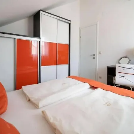 Sunny With Pool Casa vacanze Dračevica