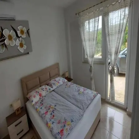 Sunny With Pool * Dračevica